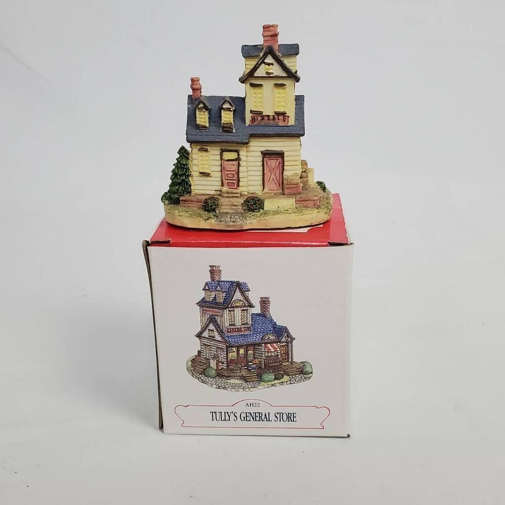 Liberty Falls Tully’s General Store AH22 Figurine w/ Box
